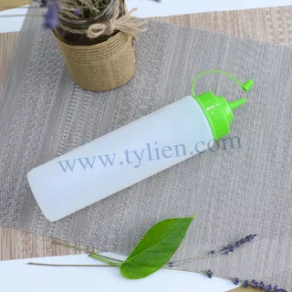 Bình Tương Lớn 650ml nhựa Tý Liên No.0558